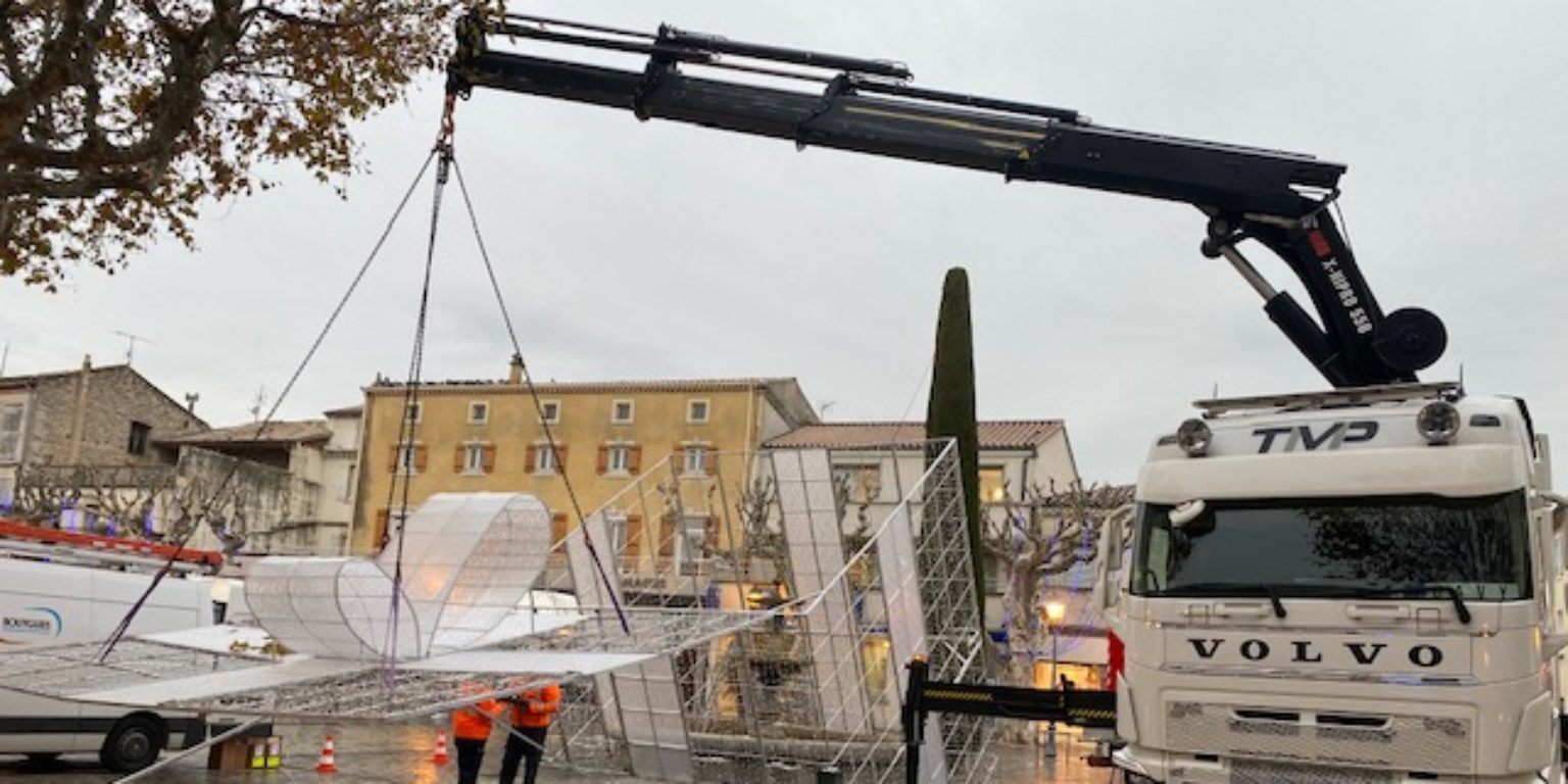 Transport des décorations de Noël